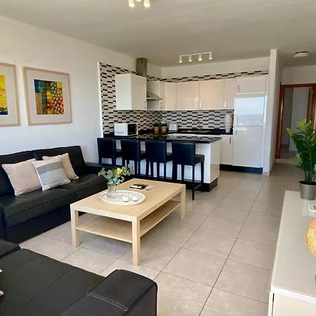 Beachfront Tabaibas * Puerto del Carmen (Lanzarote)